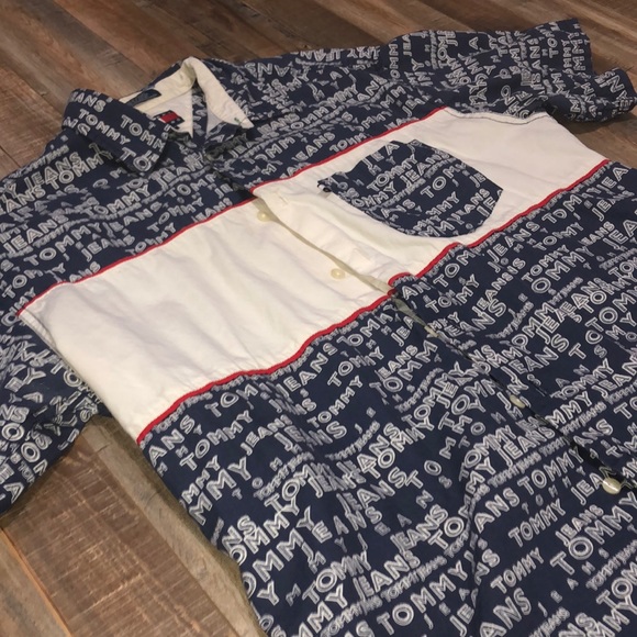 Tommy Jeans Button Up - Picture 2 of 4